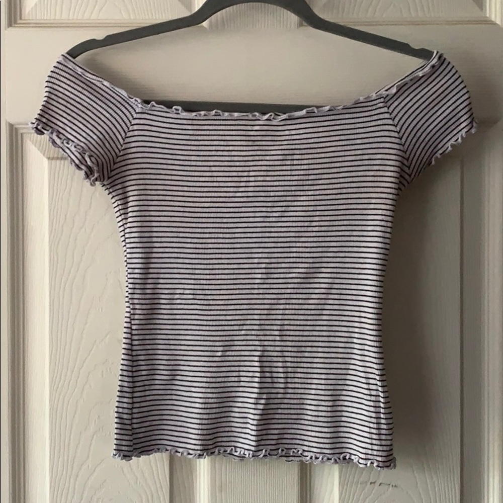 Off the shoulders stripe shirt